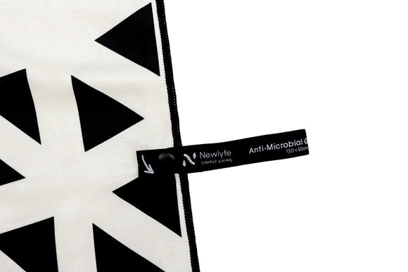 SwiftDry Antibacterial Microfibre Gym Towel + Carry Pouch (Black/White)